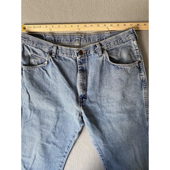 Wrangler Jeans 35x28 Blue Relaxed Fit Straight Light Denim Work Wear Tag 38x30 - Picture 3 of 12
